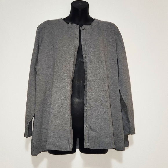 Sweater - Picture 1 of 3